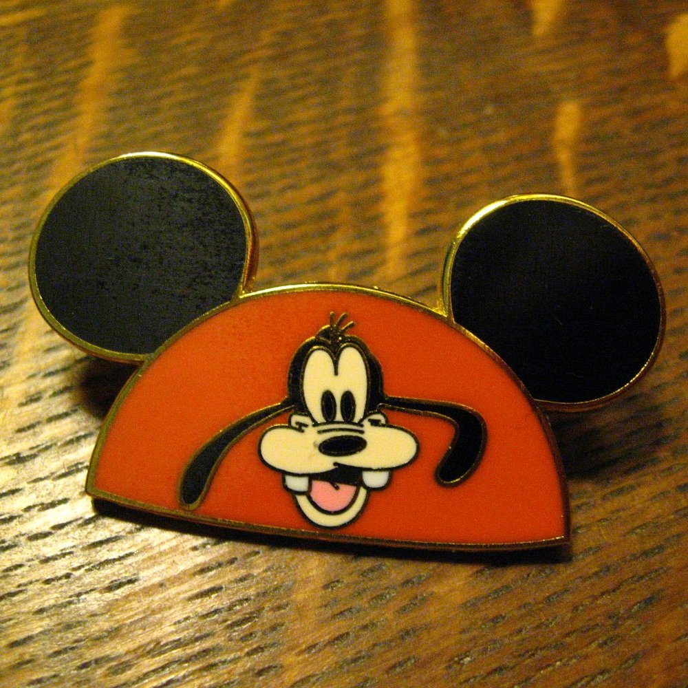 Goofy Disney Parks 2008 Mickey Ears Trading Pin